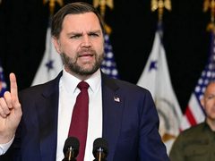 فانس: ترامب سيلجأ إلى "الخيار العسكري" إذا استنفد خياراته في إيران