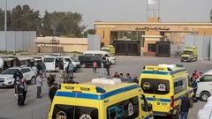 الهلال الأحمر الفلسطيني: إجلاء 7 مرضى و14 مرافقًا عبر معبر رفح