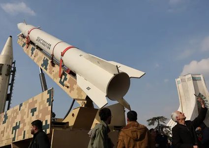 الجيش الإيراني: أي حرب ستطال المنطقة والقواعد الأمريكية