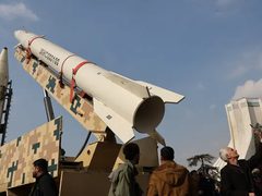 الجيش الإيراني: أي حرب ستطال المنطقة والقواعد الأمريكية