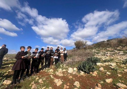 طوباس: وقفة تنديد باعتداء الاحتلال على مدرسة التحدي في ابزيق