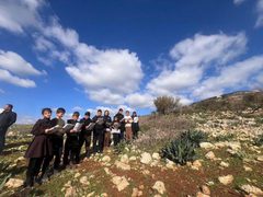 طوباس: وقفة تنديد باعتداء الاحتلال على مدرسة التحدي في ابزيق