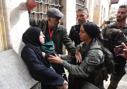 بطريرك القدس للروم الأرثوذكس يحذّر من تصاعد اعتداءات المستوطنين