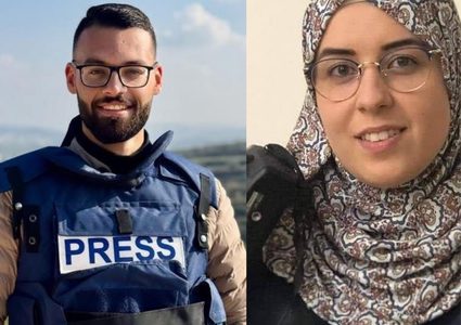 الاحتلال يعتقل صحفيان على حاجز عسكري شمال رام الله