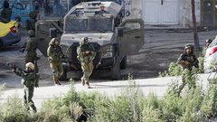 إصابات بالاختناق خلال اقتحام الاحتلال مخيم بلاطة شرق نابلس