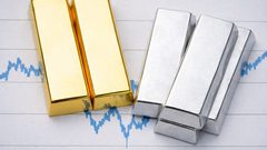 الذهب والفضة يواصلان التراجع وسط قوة الدولار