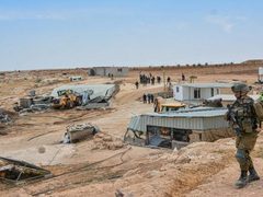 الاحتلال يعتقل مواطنين من يطا جنوب الخليل