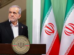 إيران تعتبر المفاوضات مع أمريكا "خطوة إلى الأمام" وتؤكد على حقها النووي الكامل