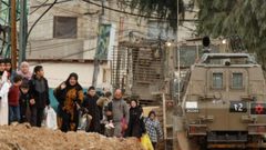 الاحتلال يجبر عائلات على إخلاء مساكنها في عرابة جنوب جنين
