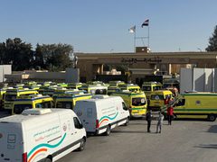 44 شخصًا غادروا غزة من معبر رفح للعلاج الأحد