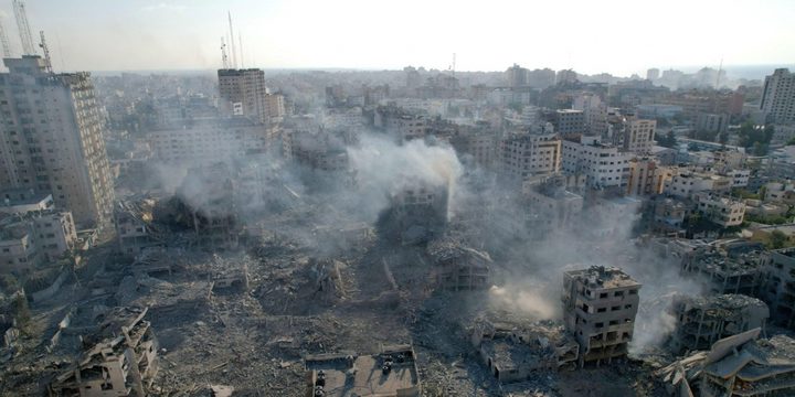 غارات ونسف منازل وإطلاق نار وقصف مدفعي في مختلف مناطق قطاع غزة