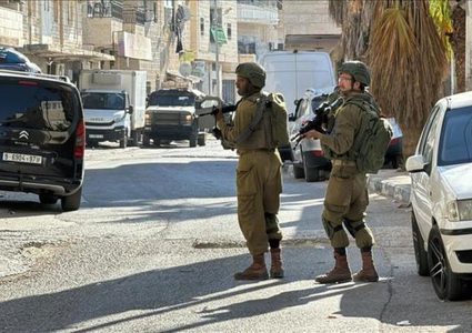 إصابات بالضرب والاختناق واعتقال مواطنين في الخليل