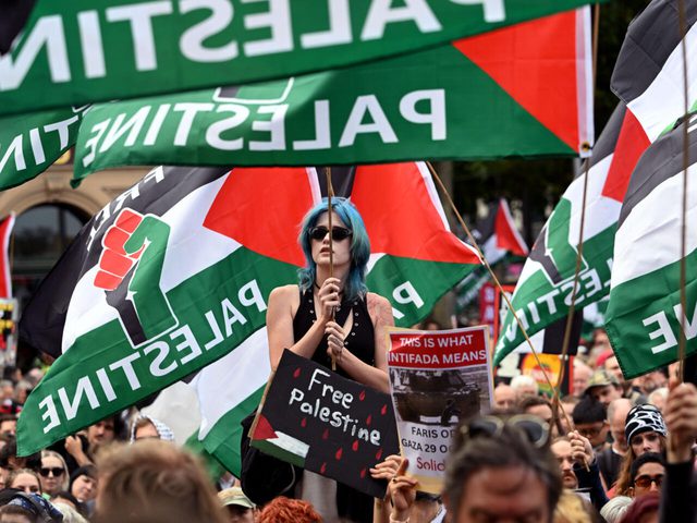 الآلاف في أستراليا يحتجون ضد زيارة رئيس دولة الاحتلال