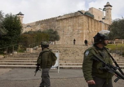 محافظ الخليل: قرارات الاحتلال الأخيرة باطلة وتشكل اعتداءً غير شرعي على المدينة