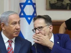 فضيحة الوثائق السرية تلاحق رئيس ديوان نتنياهو وتجمد مستقبله الدبلوماسي