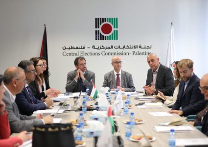 لجنة الانتخابات تجتمع بمجموعة العمل الدولية الخاصة بالانتخابات