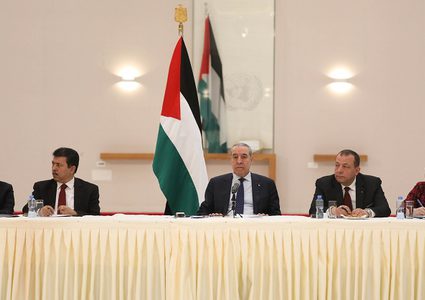 الشيخ يبحث التصعيد الإسرائيلي مع سفراء عرب وغربيين وبعثات دولية