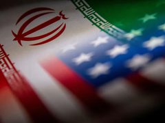 لاريجاني يتوجه إلى سلطنة عمان حاملا رد طهران على محادثات النووي مع واشنطن