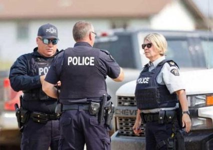 الشرطة الكندية: مقتل 10 بإطلاق نار في مدرسة بكولومبيا البريطانية