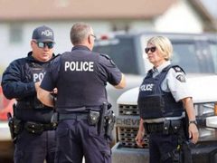 الشرطة الكندية: مقتل 10 بإطلاق نار في مدرسة بكولومبيا البريطانية