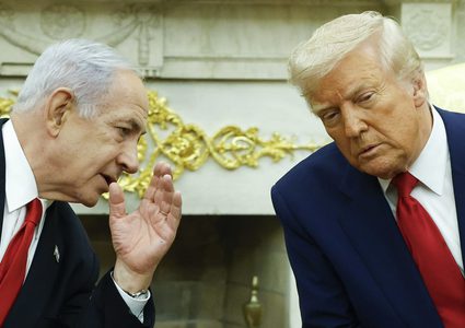 ترمب يعلن إصراره على استمرار المفاوضات مع إيران