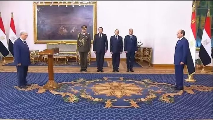 الحكومة المصرية الجديدة تؤدي اليمين الدستورية أمام الرئيس السيسي