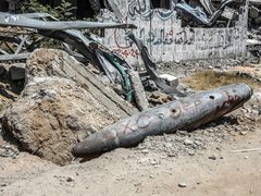 إصابة طفل جراء انفجار جسم مشبوه من مخلفات الاحتلال في مسافر يطا