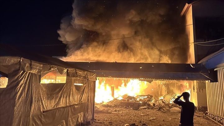 مصرع طفلين بحريق خيمة للنازحين وسط غزة
