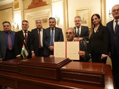 حكومة غزة تدعو لجنة إدارة القطاع للحضور ومباشرة مهامها