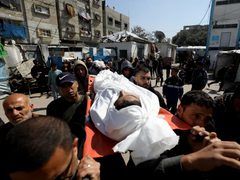 استشهاد شاب وإصابة 4 آخرين برصاص الاحتلال شمال ووسط قطاع غزة