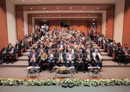 تحت رعاية دولة الأستاذ الدكتور رامي الحمد الله نائب رئيس مجلس أمناء جامعة النجاح الوطنية ورئيس مجلس أمناء مستشفى النجاح الوطني الجامعي كلية القانون والعلوم السياسية في جامعة النجاح الوطنية تطلق المعهد الفلسطيني للقانون الدولي الإنساني وحقوق الإنسان والممول من الاتحاد الأوروبي.