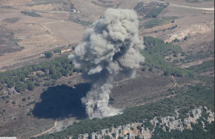 إسرائيل تستهدف عنصرًا من حزب الله في منطقة الطيري بجنوب لبنان