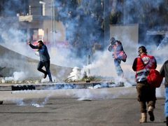 اصابات بالاختناق في مواجهات في طمون