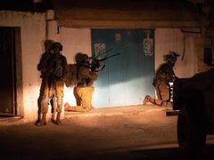 اصابات خلال اقتحام الاحتلال بيت امر