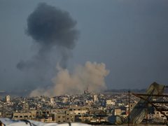 عمليات نسف واسعة للمنازل بخان يونس والاحتلال يسيطر بالنار على اجزاء من شارع صلاح