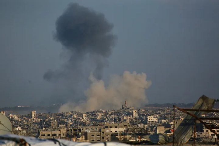 عمليات نسف واسعة للمنازل بخان يونس والاحتلال يسيطر بالنار على اجزاء من شارع صلاح