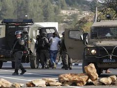 الاحتلال يعتقل 7 مواطنين من طولكرم