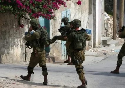 الاحتلال يعتقل 5 مواطنين من قراوة بني حسان غرب سلفيت