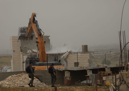 بلدية الاحتلال تجبر مقدسيا على هدم منزله في جبل المكبر