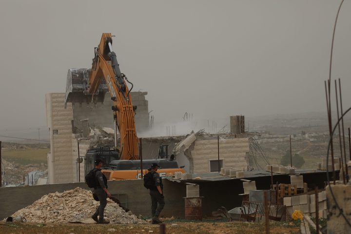 بلدية الاحتلال تجبر مقدسيا على هدم منزله في جبل المكبر