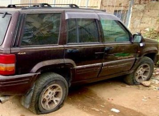 مستعمرون يعطبون إطارات شاحنات ومركبات في صور باهر جنوب القدس