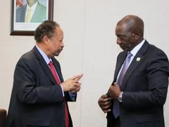 رئيس كينيا يعلن دعم الرباعية لوقف الحرب في السودان خلال لقائه حمدوك