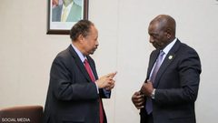 رئيس كينيا يعلن دعم الرباعية لوقف الحرب في السودان خلال لقائه حمدوك