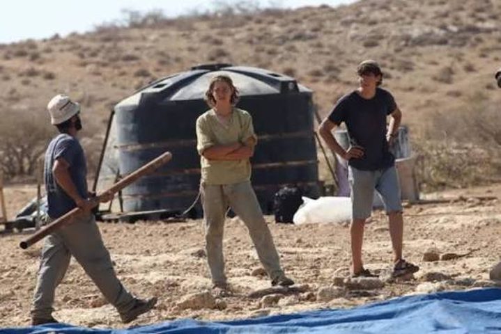 مستوطنون يسيّجون أراضٍ في الأغوار الشمالية