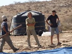 مستوطنون يسيّجون أراضٍ في الأغوار الشمالية