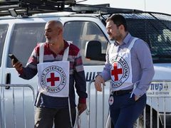 الصليب الأحمر: سهّلنا الإفراج اليوم عن معتقلين اثنين من السجون الإسرائيلية