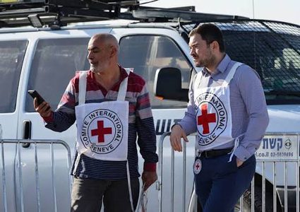 الصليب الأحمر: سهّلنا الإفراج اليوم عن معتقلين اثنين من السجون الإسرائيلية