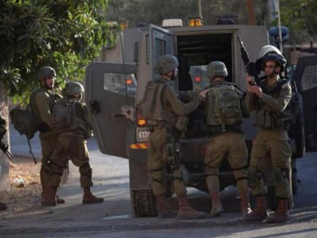 الاحتلال يشن حملة اعتقالات ومداهمات واسعة في الضفة