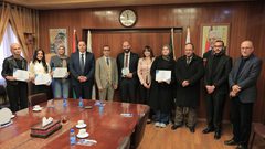 النجاح تكرّم الفرق الفائزة في أولمبياد اللغة الإنجليزية وتحصد ثلاثة كؤوس