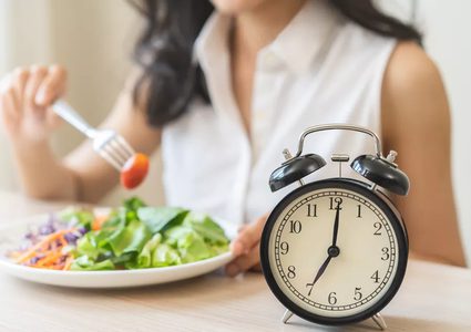 هل الصيام المتقطع أكثر فاعلية لإنقاص الوزن؟ دراسة علمية تجيب